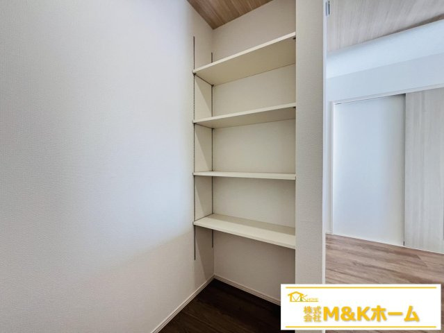 知多市つつじが丘3丁目　全2棟　1号棟の収納|キッチンに収納スペースがあります！　耐震等級3取得☆