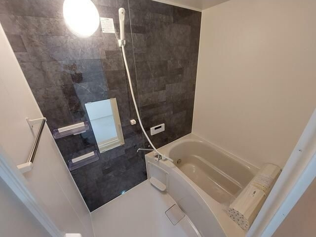 メゾン・ド・エスポワール宮千代の浴室