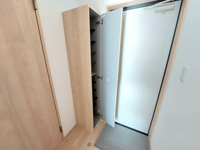 メゾン・ド・エスポワール宮千代の玄関