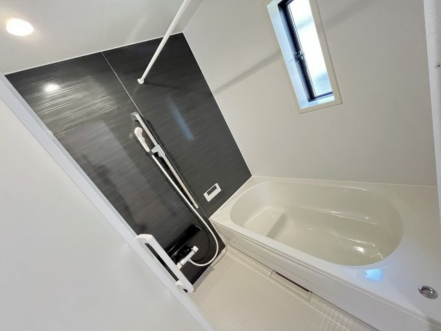 【内装】 | 福岡市早良区飯倉8丁目第17　2号棟（全2棟）【仲介手数料無料・0円】 | 施工例。浴室です。施工例は完成時と異なる場合があります。