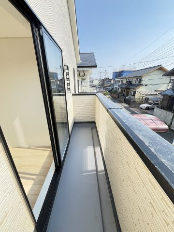 【バルコニー】 | 福岡市早良区飯倉8丁目第17　2号棟（全2棟）【仲介手数料無料・0円】 | 現地写真。