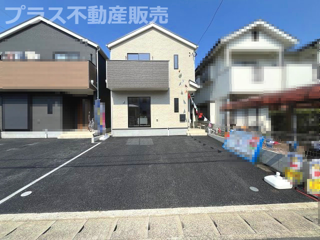 【外観】 | 福岡市早良区飯倉8丁目第17　2号棟（全2棟）【仲介手数料無料・0円】 | 現地写真。プラス不動産販売なら、現場の全ての棟をまとめてご見学頂けます。
