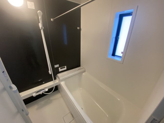 【浴室】 | 読谷村楚辺　第3（全2棟）ラスト2号棟 | 2号棟　浴室換気乾燥機付き♪