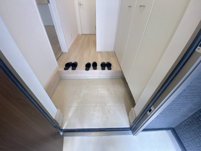 【玄関】 | 読谷村楚辺　第3（全2棟）ラスト2号棟 | 2号棟　使いやすい玄関♪