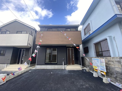 【外観】 | 読谷村楚辺　第3（全2棟）ラスト2号棟 | 2号棟　並列駐車2台完備♪EV車充電設備♪