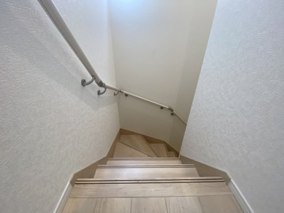 【内装】 | 読谷村楚辺　第3（全2棟）ラスト2号棟 | 2号棟　採光＋手すり付き階段♪