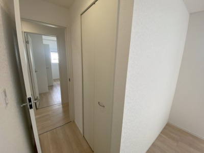 【収納】 | 読谷村楚辺　第3（全2棟）ラスト2号棟 | 2号棟　洋室6帖＋CL付き♪