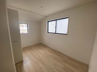 【洋室】 | 読谷村楚辺　第3（全2棟）ラスト2号棟 | 2号棟　洋室5.3帖＋CL付き♪