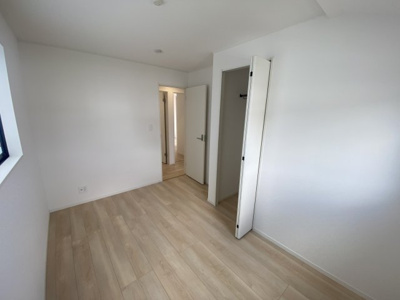 【洋室】 | 読谷村楚辺　第3（全2棟）ラスト2号棟 | 2号棟　洋室5.3帖＋CL付き♪