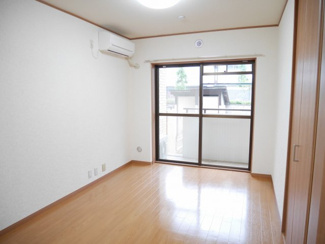 【洋室】 | ハイツサングリーン | ※他のお部屋の写真を使用しております。実際の間取り・内装は異なりますので、あらかじめご了承ください。