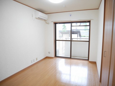 【洋室】 | ハイツサングリーン | ※他のお部屋の写真を使用しております。実際の間取り・内装は異なりますので、あらかじめご了承ください。