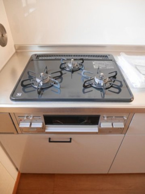 【キッチン】 | ハイツサングリーン | ※他のお部屋の写真を使用しております。実際の間取り・内装は異なりますので、あらかじめご了承ください。