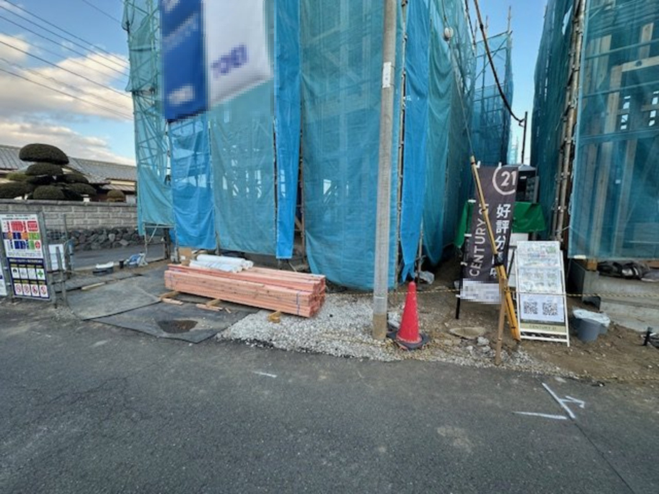 茅ヶ崎市松尾　　新築戸建　　全6区画の駐車場|2月2日撮影　建築中　カースペース