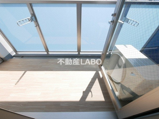 エグゼ難波南Ⅵのバルコニー