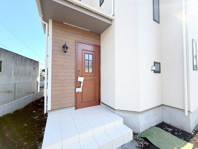 昭島市福島町全３棟　新築分譲の玄関