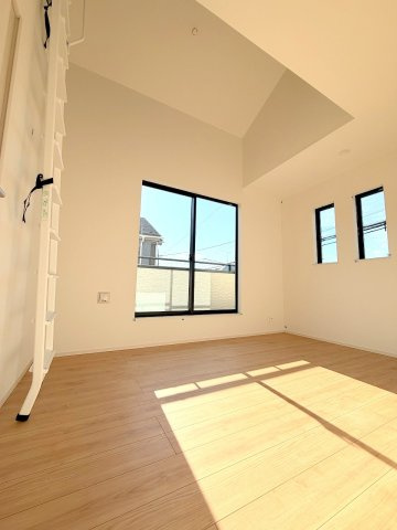 昭島市福島町全３棟　新築分譲の洋室