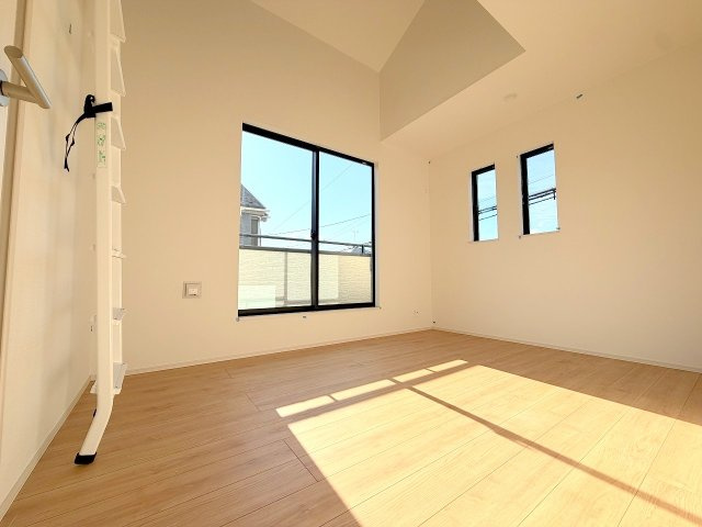 昭島市福島町全３棟　新築分譲の洋室