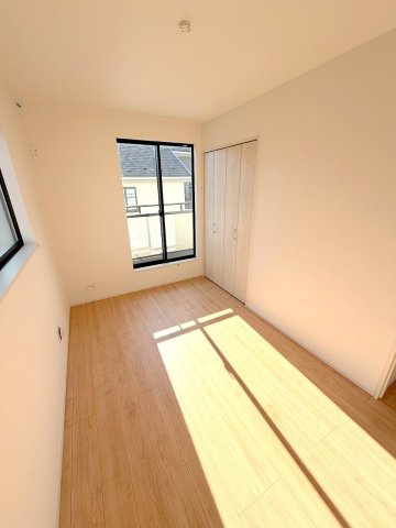 昭島市福島町全３棟　新築分譲の洋室