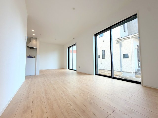 昭島市福島町全３棟　新築分譲の居間・リビング