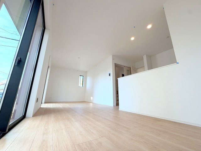 昭島市福島町全３棟　新築分譲の居間・リビング