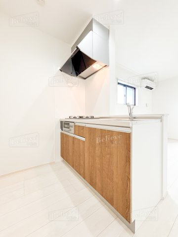 VIRIO合川のキッチン|2口コンロ・グリル付きの使いやすいシステムキッチンです♪