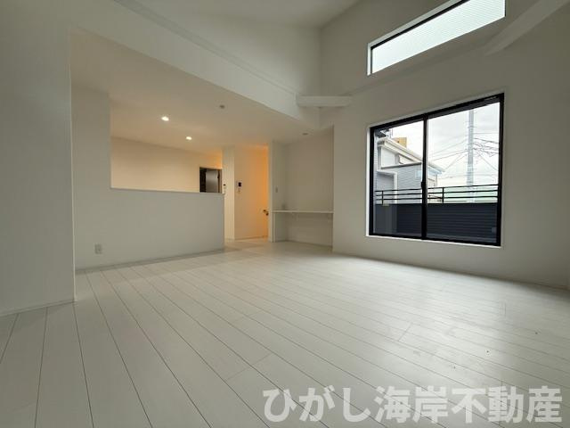 茅ヶ崎市今宿　新築戸建　全4棟　の居間・リビング|18.2帖　LDK