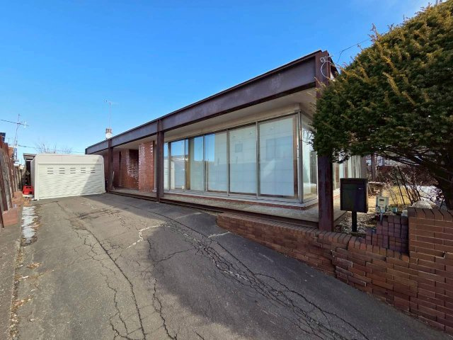 【上遠野徹氏設計】住吉2丁目中古住宅の前面道路含む現地写真