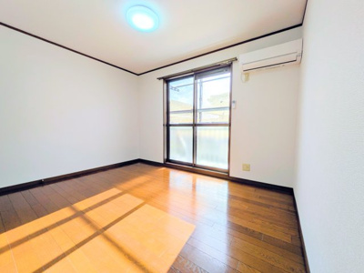 【居間・リビング】 | フライハイト柳井 | ゆったりとした居間です