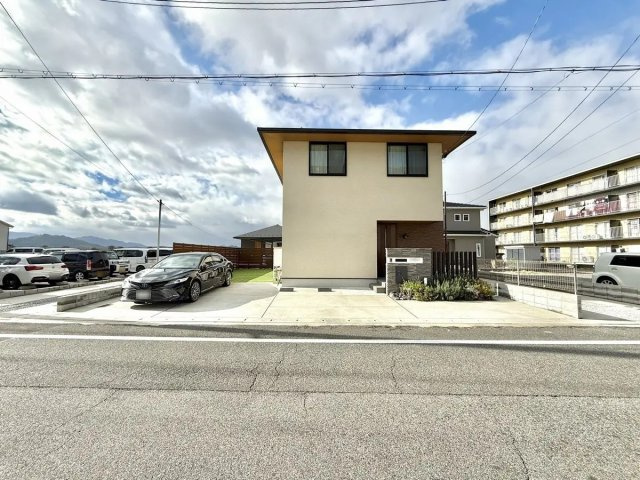 野洲市三上　中古戸建の外観