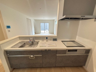 【キッチン】 | 廿日市市阿品２丁目（JR阿品駅）1棟 | 使いやすいシステムキッチンでお料理も楽しみ