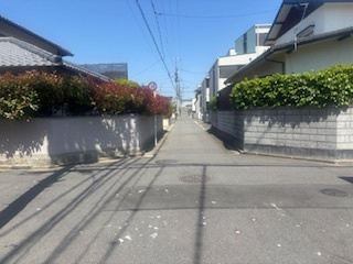 【前面道路含む現地写真】 | 佐伯区藤垂園（五日市駅）全3区画　NO1【外構込み】 | 前面道路4ｍ