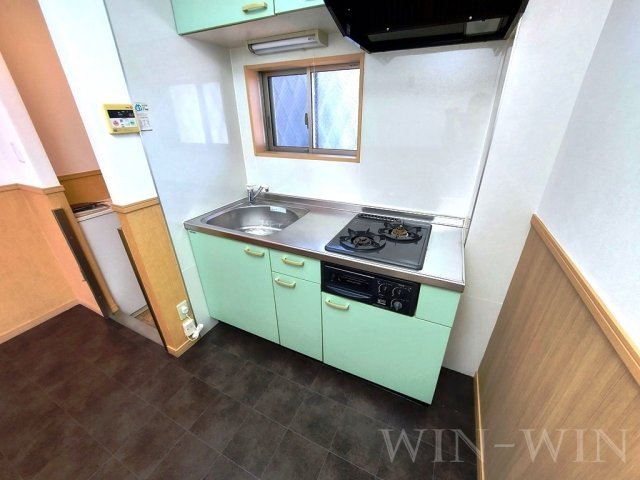 ライフイン・ビー・サークルのキッチン|イメージ（同建物内別部屋の写真です）