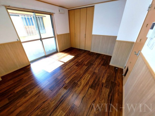ライフイン・ビー・サークルの居間・リビング|イメージ（同建物内別部屋の写真です）