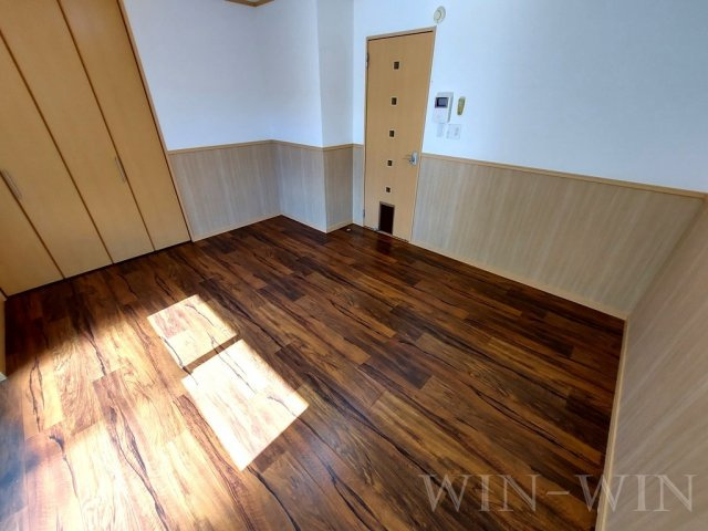 ライフイン・ビー・サークルの居間・リビング|イメージ（同建物内別部屋の写真です）