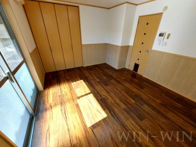 ライフイン・ビー・サークルの居間・リビング|イメージ（同建物内別部屋の写真です）