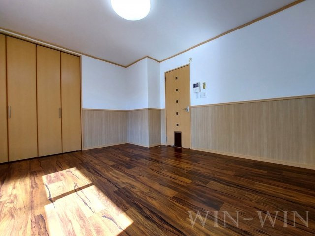 ライフイン・ビー・サークルの居間・リビング|イメージ（同建物内別部屋の写真です）