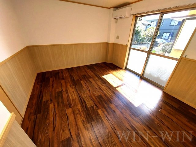 ライフイン・ビー・サークルの居間・リビング|イメージ（同建物内別部屋の写真です）