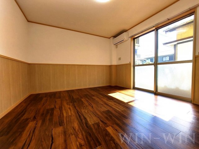 ライフイン・ビー・サークルの居間・リビング|イメージ（同建物内別部屋の写真です）