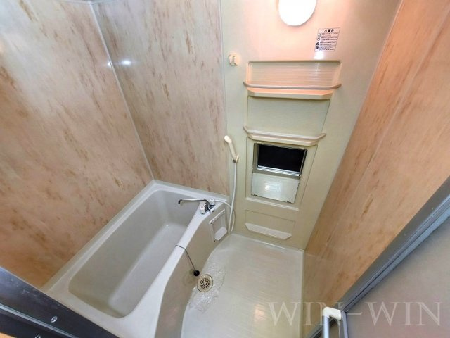 ライフイン・ビー・サークルの浴室|イメージ（同建物内別部屋の写真です）