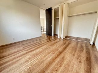 【洋室】 | 廿日市市対厳山3（宮島口駅）全3区画　B棟【63坪】【P3台】 | 2階　洋室×3　収納付きでお部屋がスッキリ広く使えます。