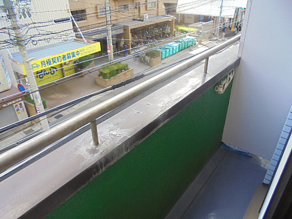 シャトレ春日野道のバルコニー