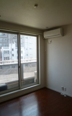 バムブーグラスの内装