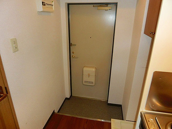 エスリード新神戸の玄関