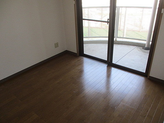 アミーグランコート三宮の居間・リビング