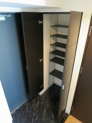 アスヴェル神戸駅前の玄関