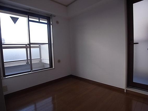 ロイヤル浜芦屋の洋室