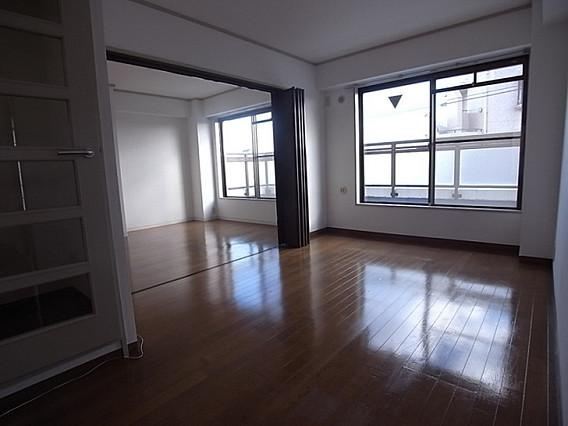 ロイヤル浜芦屋の居間・リビング