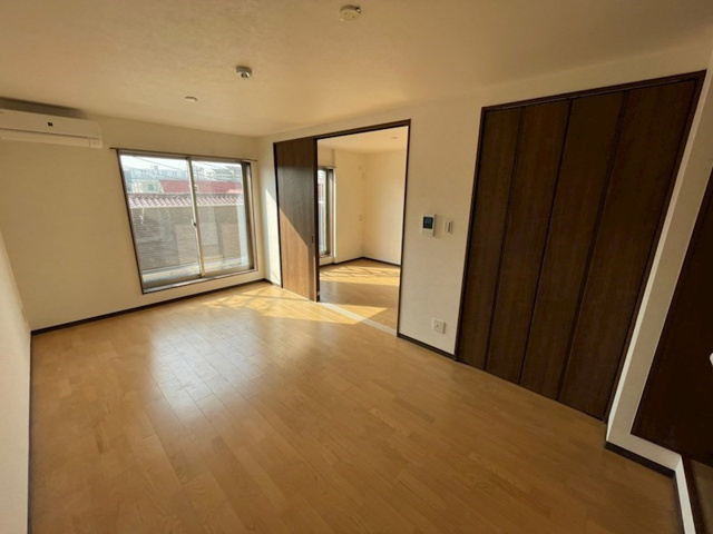 クレストKOBEの居間・リビング