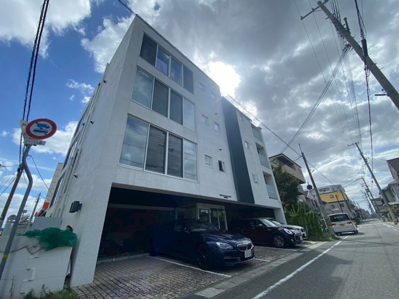 レグルス甲南山手の外観