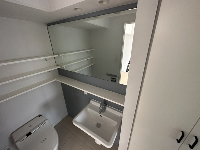 レグルス甲南山手の洗面所